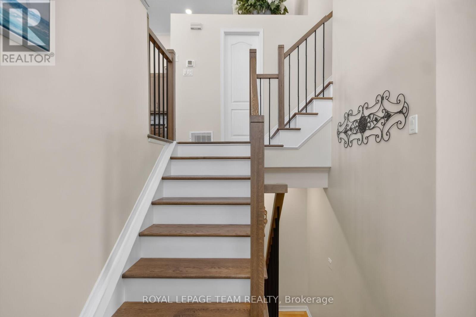 124 Macassa Circle, Ottawa, Ontario  K2T 1J9 - Photo 5 - X13023402