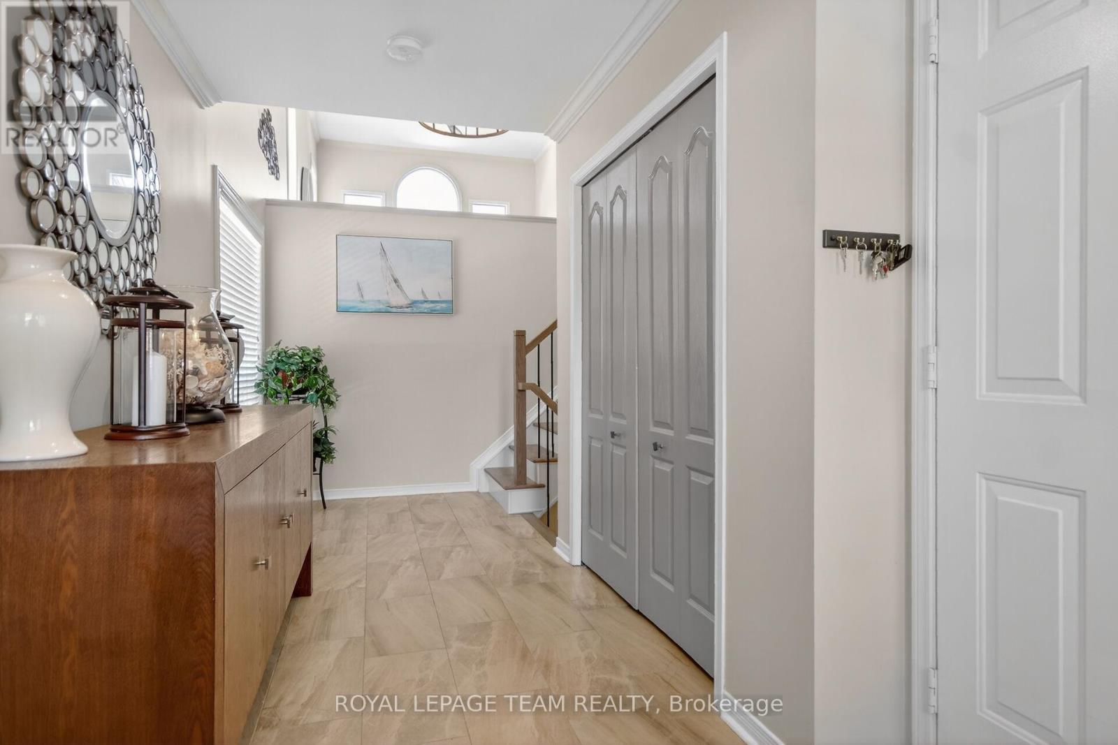 124 Macassa Circle, Ottawa, Ontario  K2T 1J9 - Photo 4 - X13023402