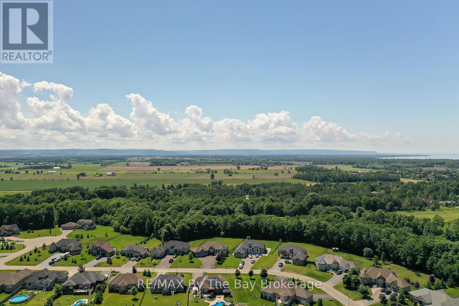 10 Basswood Drive, Wasaga Beach, Ontario  L9Z 0A9 - Photo 12 - S13023504