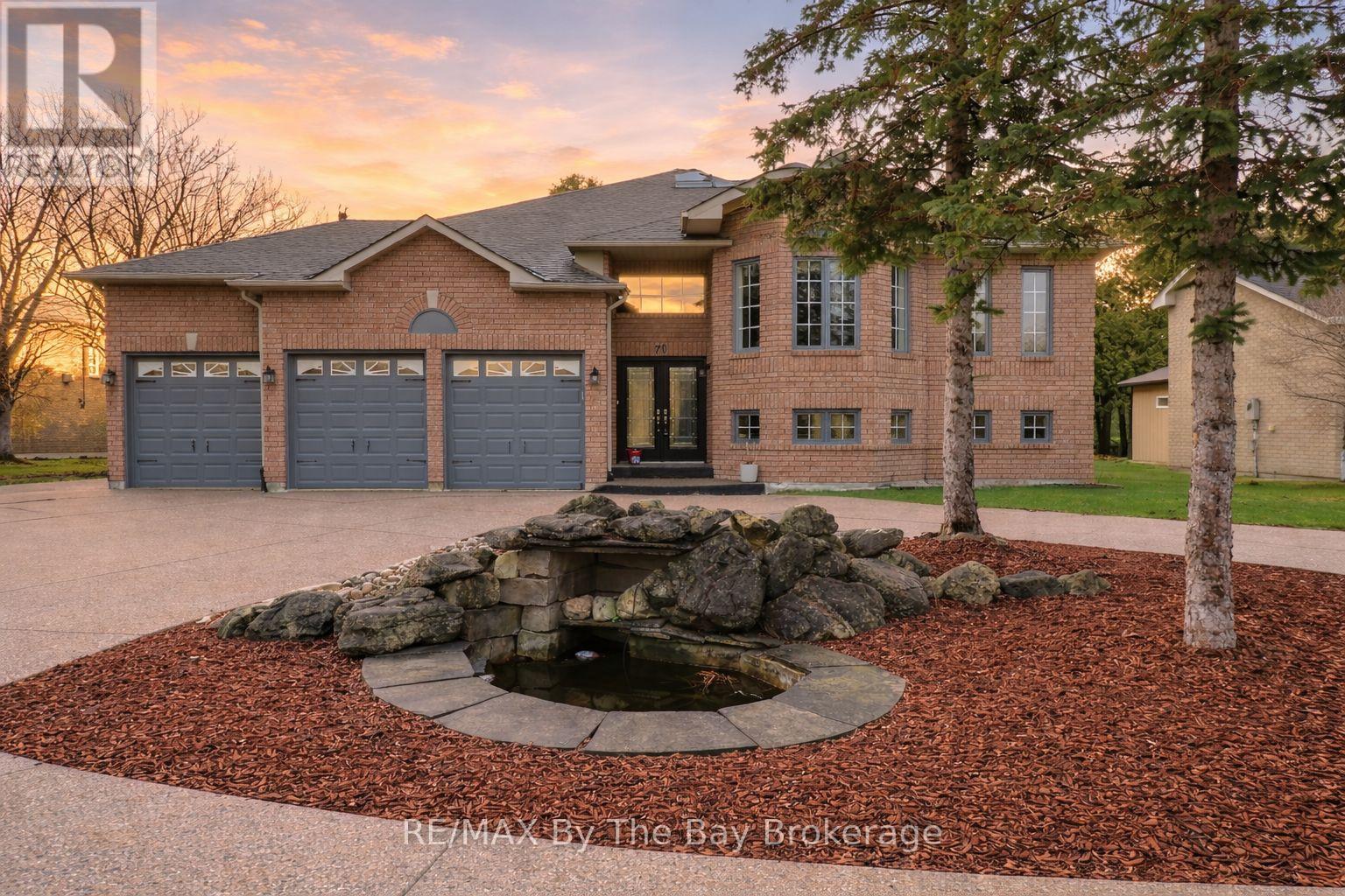 70 FAIRWAY CRESCENT, Wasaga Beach, Ontario