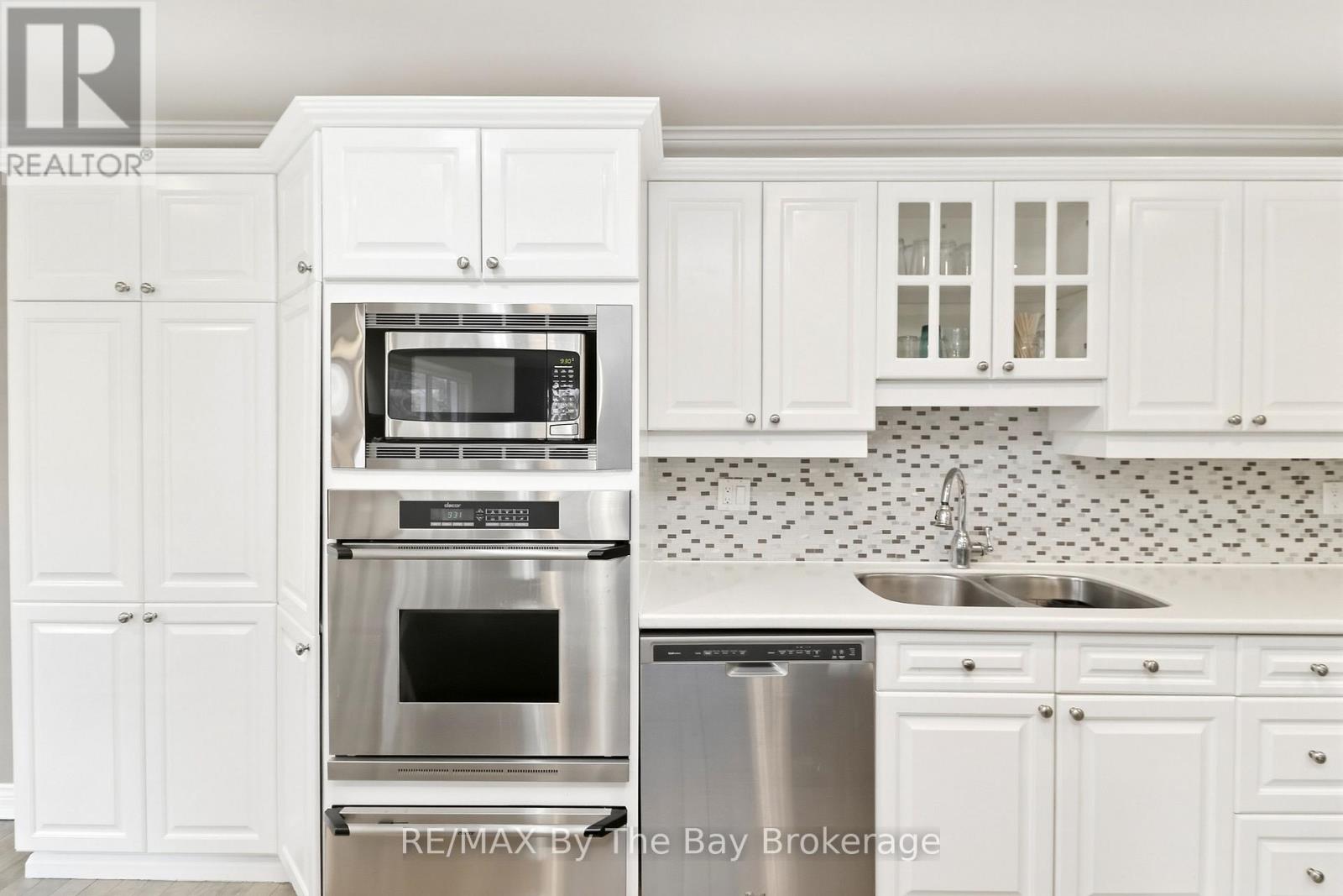 70 Fairway Crescent, Wasaga Beach, Ontario  L9Z 1B8 - Photo 17 - S13023506