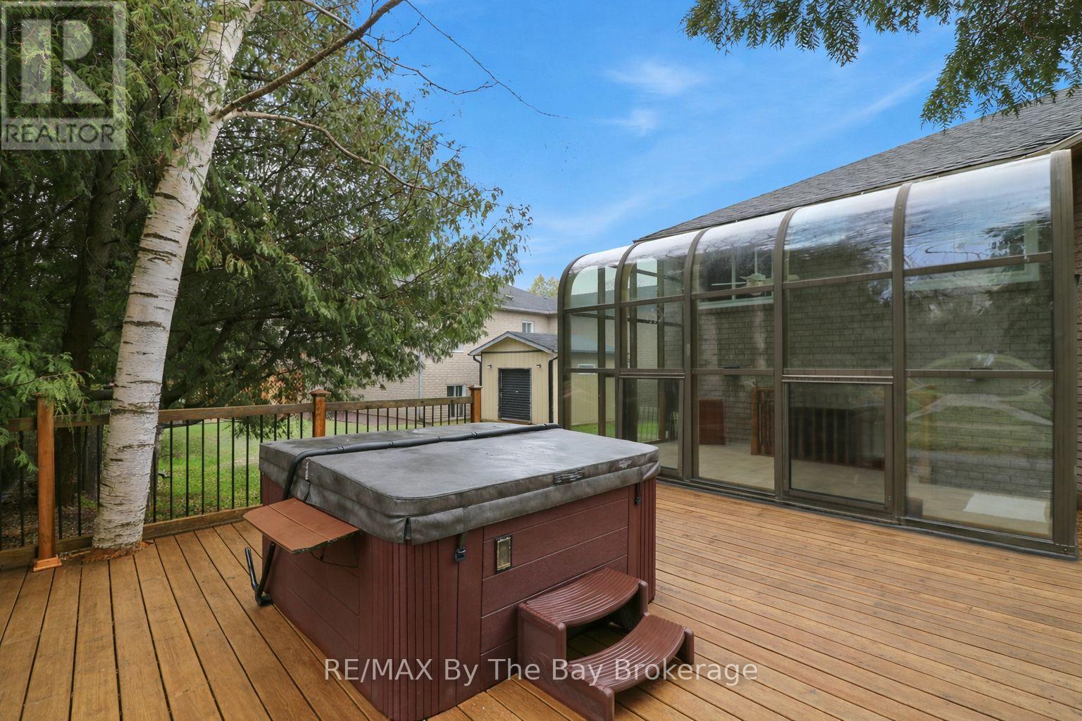 70 Fairway Crescent, Wasaga Beach, Ontario  L9Z 1B8 - Photo 25 - S13023506