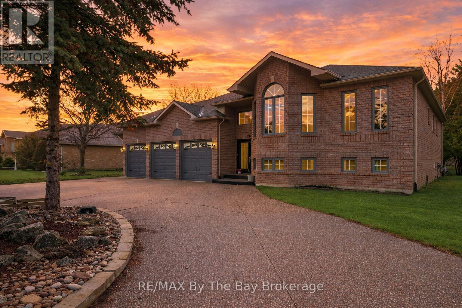 70 Fairway Crescent, Wasaga Beach, Ontario  L9Z 1B8 - Photo 34 - S13023506