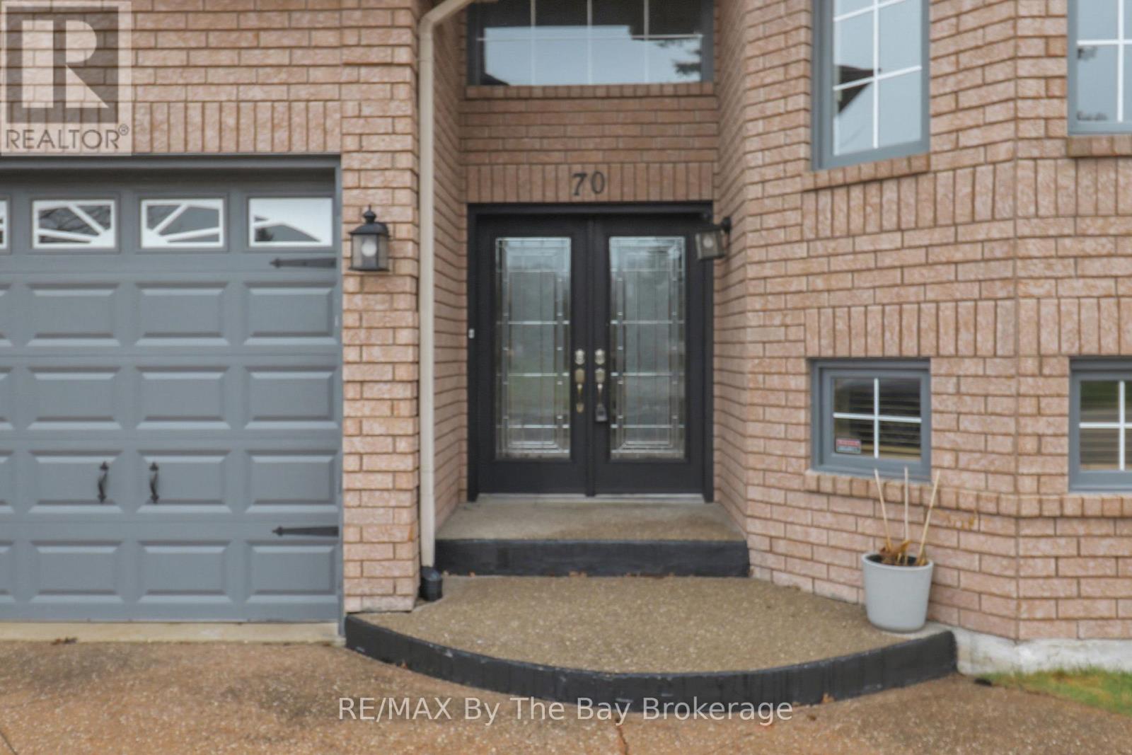 70 Fairway Crescent, Wasaga Beach, Ontario  L9Z 1B8 - Photo 9 - S13023506