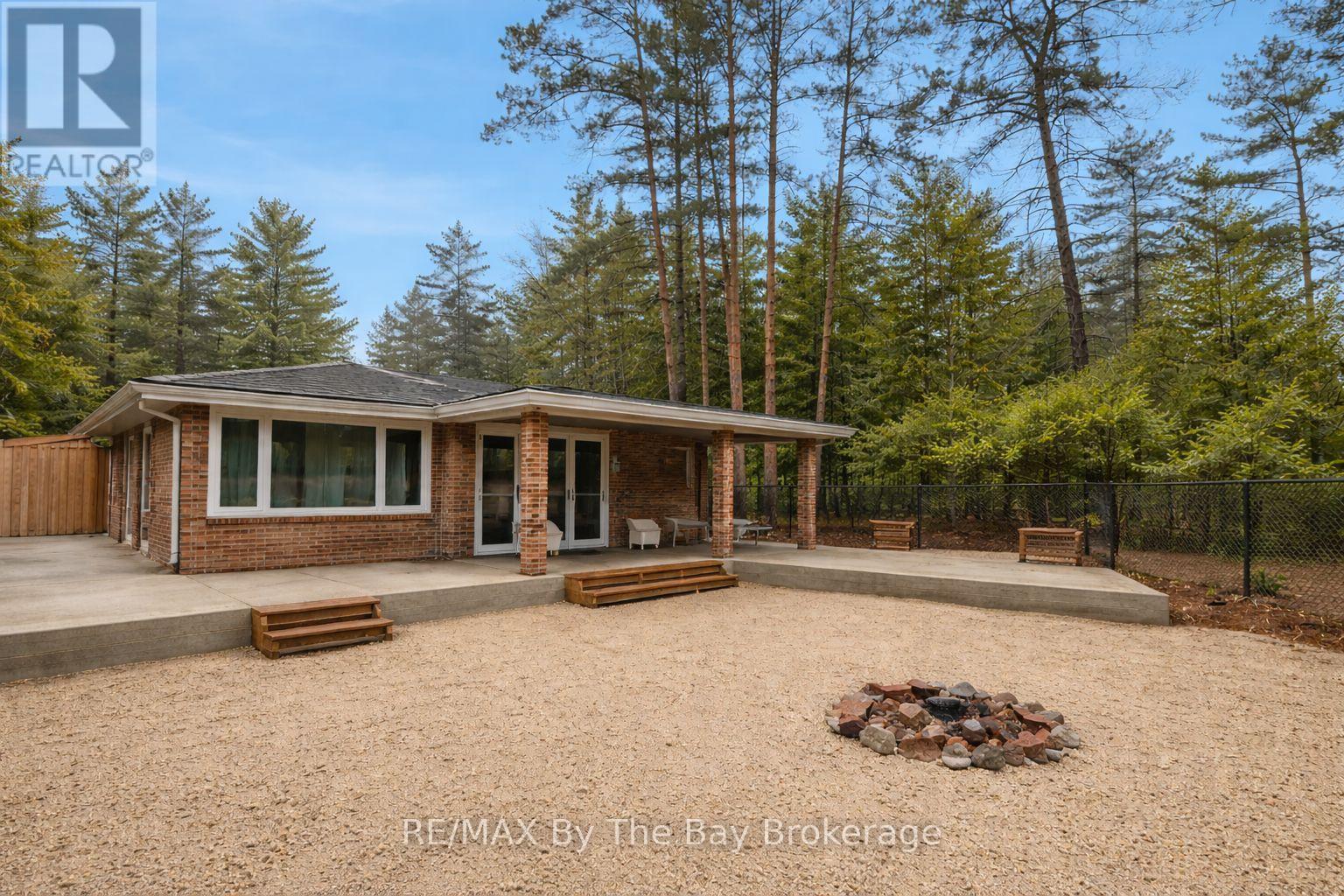 54 Homewood Avenue, Wasaga Beach, Ontario  L9Z 2M2 - Photo 24 - S13023508