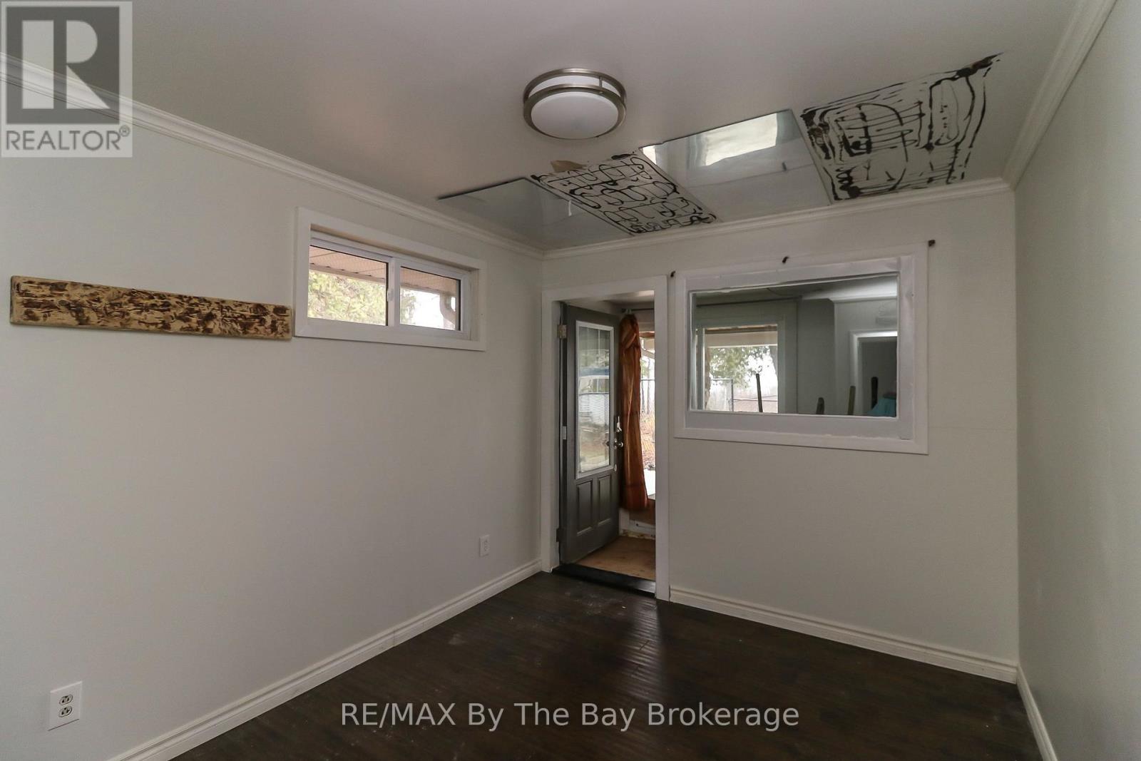 54 Homewood Avenue, Wasaga Beach, Ontario  L9Z 2M2 - Photo 32 - S13023508