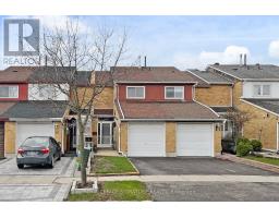 62 VALDOR DRIVE, Toronto, Ontario