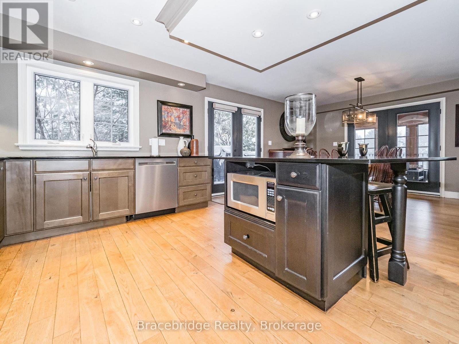 Sandfield 5 W10 - 3876 Muskoka Rd 118 Highway W, Muskoka Lakes, Ontario  P0B 1J0 - Photo 8 - X13023516