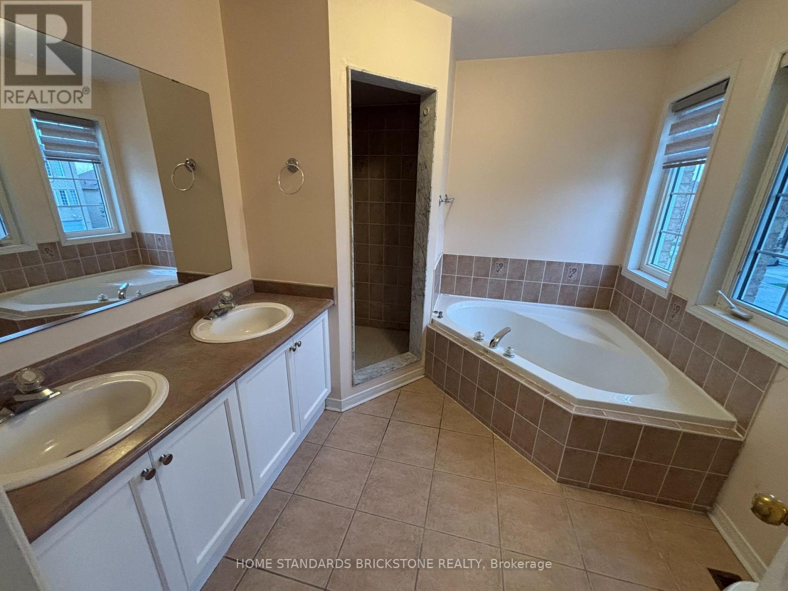 1 Sugarforest Drive, Vaughan, Ontario  L4J 8M8 - Photo 10 - N13023556