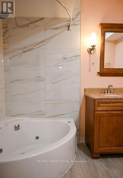 32 Mills Circle, Springwater (Midhurst), Ontario  L0L 1X0 - Photo 17 - S13023480