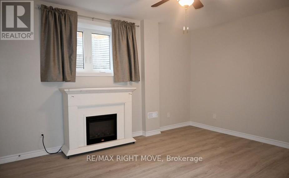 32 Mills Circle, Springwater (Midhurst), Ontario  L0L 1X0 - Photo 22 - S13023480