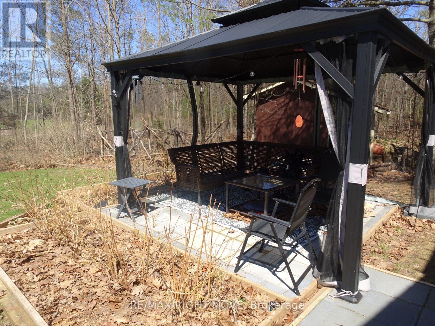 32 Mills Circle, Springwater (Midhurst), Ontario  L0L 1X0 - Photo 24 - S13023480