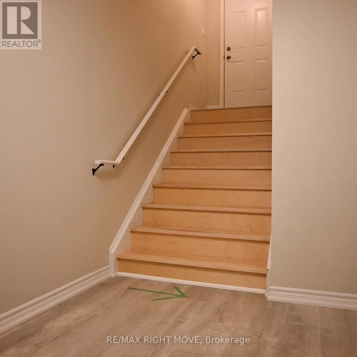 32 Mills Circle, Springwater (Midhurst), Ontario  L0L 1X0 - Photo 5 - S13023480