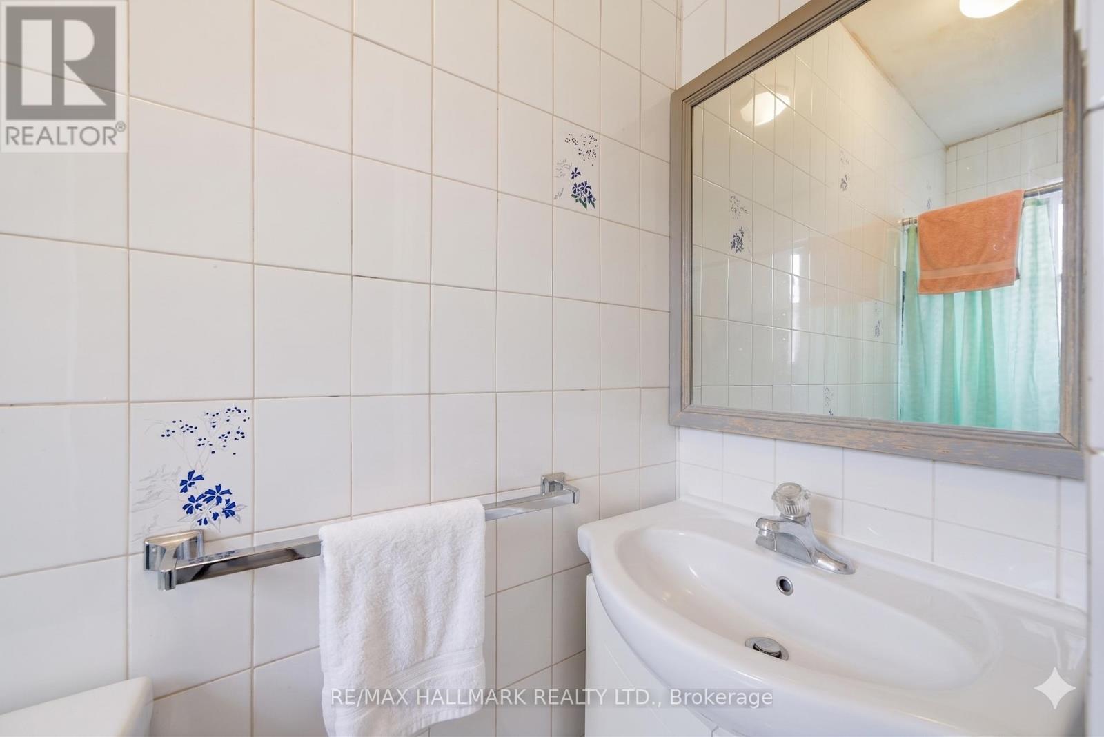 196 Livingstone Avenue, Toronto, Ontario  M6E 2M2 - Photo 25 - W13023542