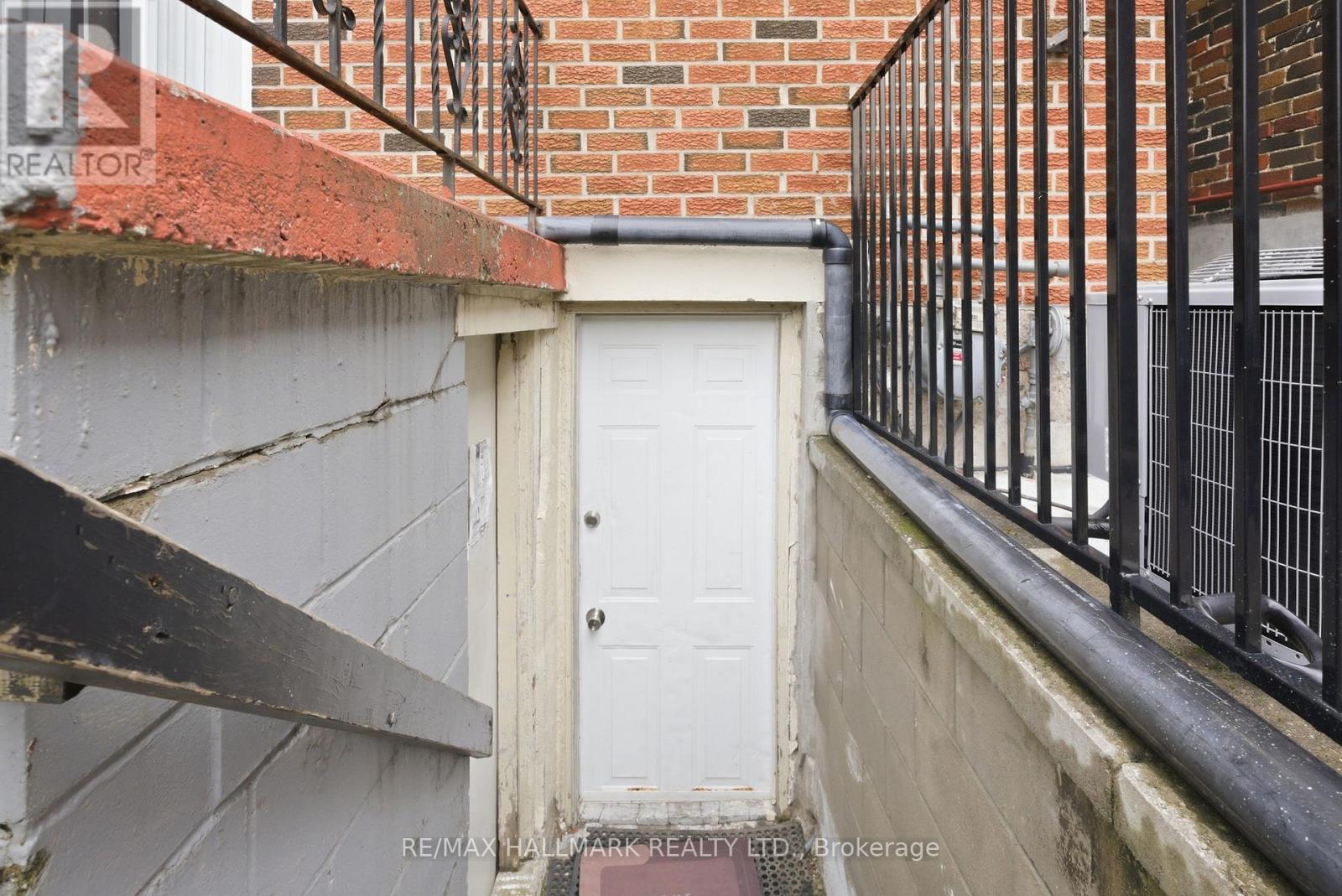 196 Livingstone Avenue, Toronto, Ontario  M6E 2M2 - Photo 27 - W13023542