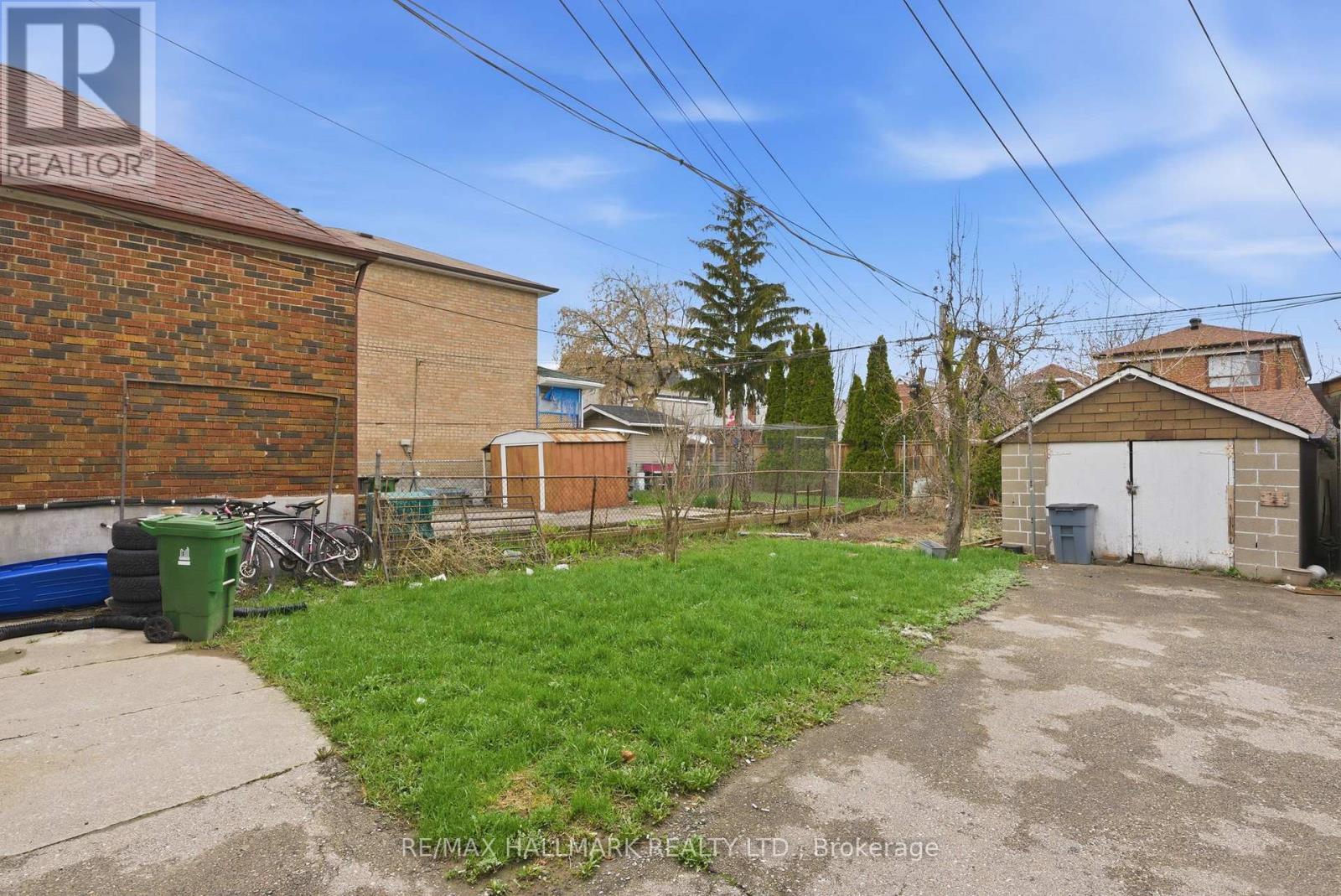 196 Livingstone Avenue, Toronto, Ontario  M6E 2M2 - Photo 3 - W13023542