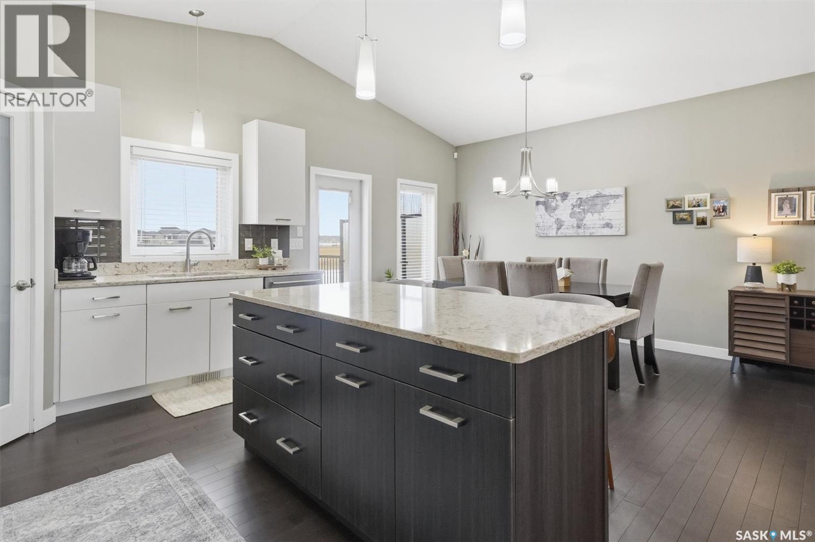 127 Schumacher Bay, Saskatoon, Saskatchewan  S7V 0H7 - Photo 10 - SK033371