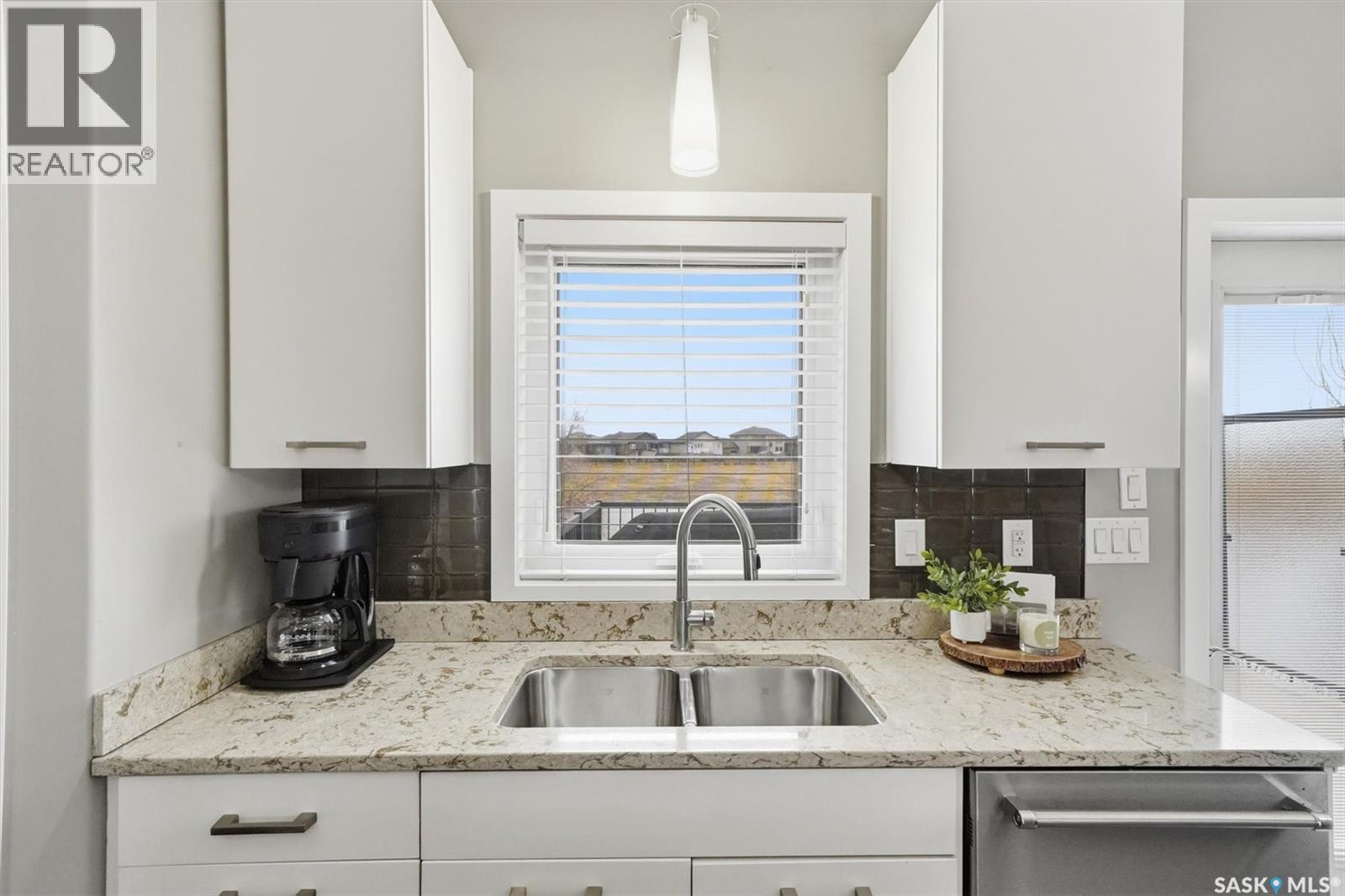 127 Schumacher Bay, Saskatoon, Saskatchewan  S7V 0H7 - Photo 11 - SK033371