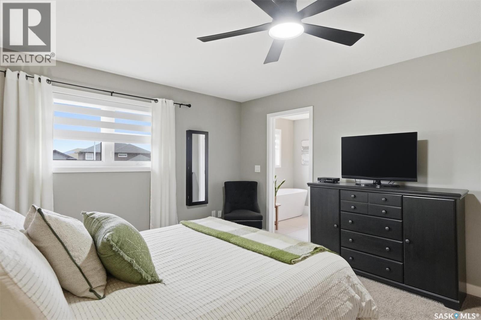 127 Schumacher Bay, Saskatoon, Saskatchewan  S7V 0H7 - Photo 19 - SK033371