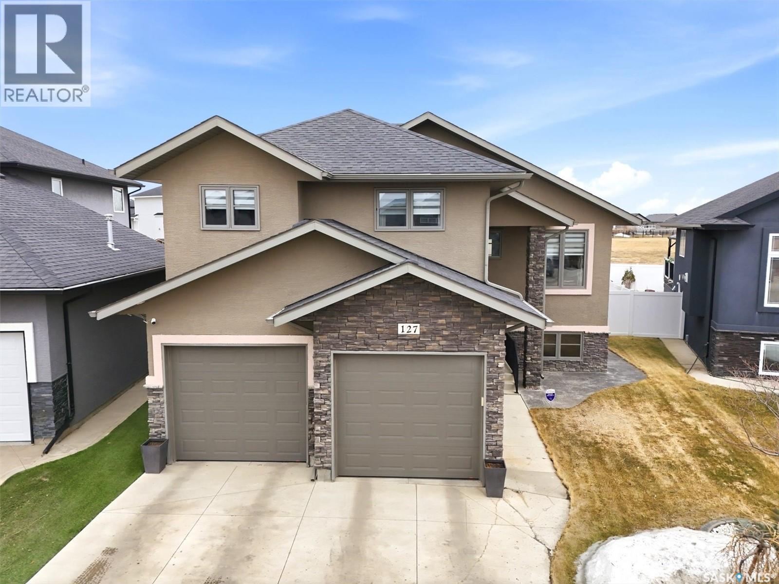 127 Schumacher Bay, Saskatoon, Saskatchewan  S7V 0H7 - Photo 2 - SK033371