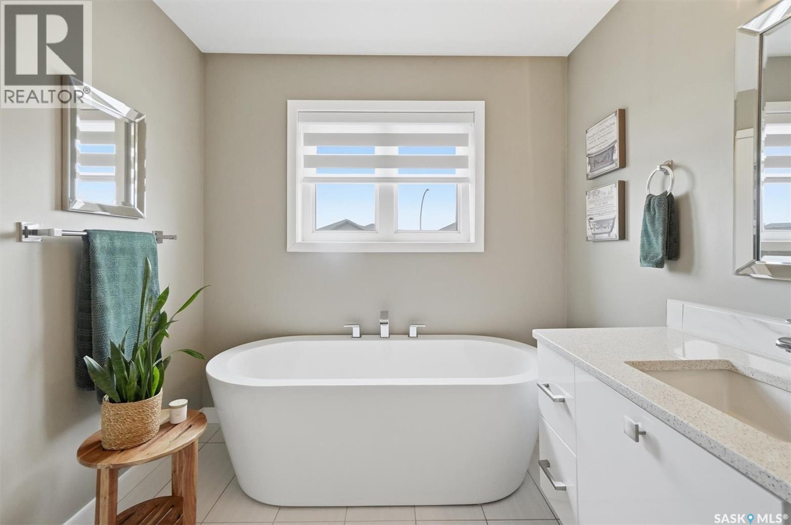 127 Schumacher Bay, Saskatoon, Saskatchewan  S7V 0H7 - Photo 22 - SK033371