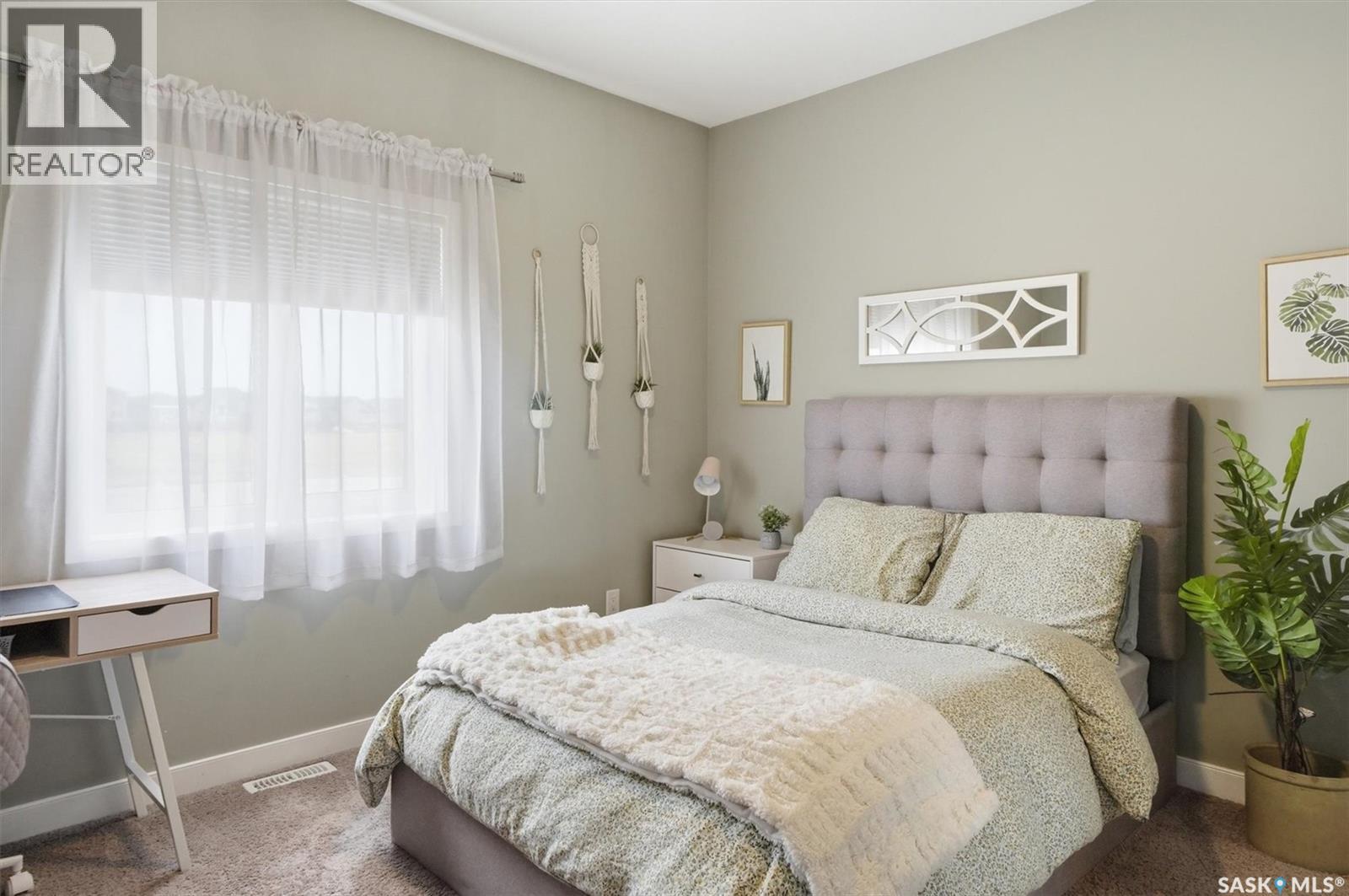 127 Schumacher Bay, Saskatoon, Saskatchewan  S7V 0H7 - Photo 24 - SK033371