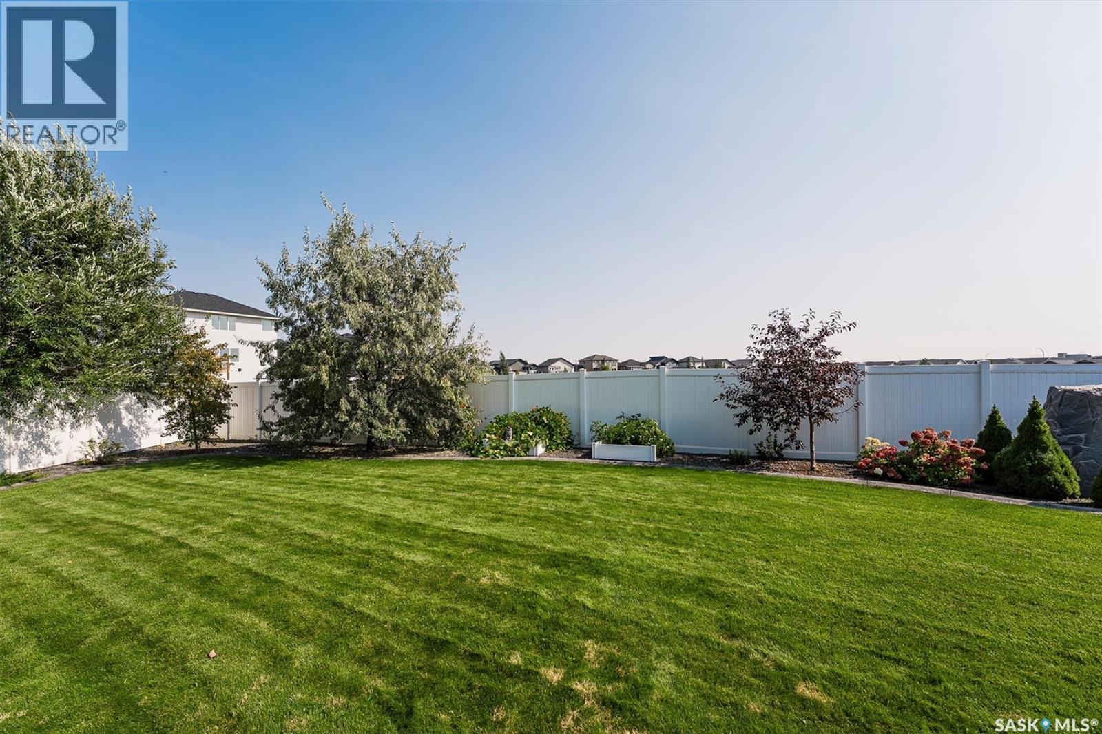 127 Schumacher Bay, Saskatoon, Saskatchewan  S7V 0H7 - Photo 50 - SK033371