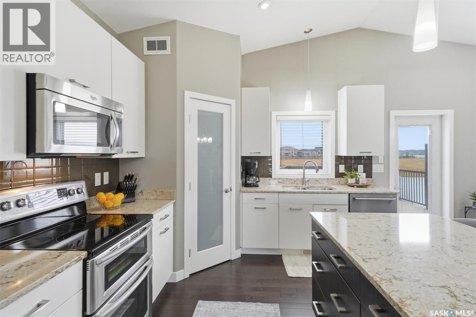 127 Schumacher Bay, Saskatoon, Saskatchewan  S7V 0H7 - Photo 9 - SK033371