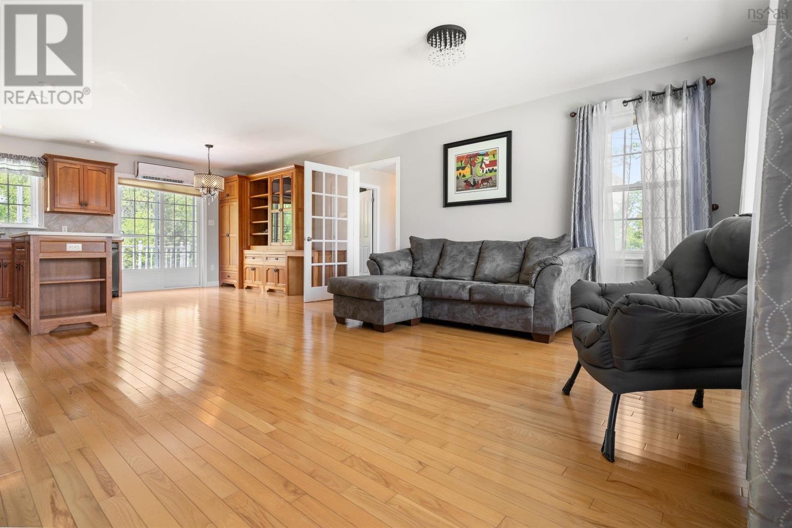 2024 Angell Street, Westville, Nova Scotia  B0K 2A0 - Photo 6 - 202600746