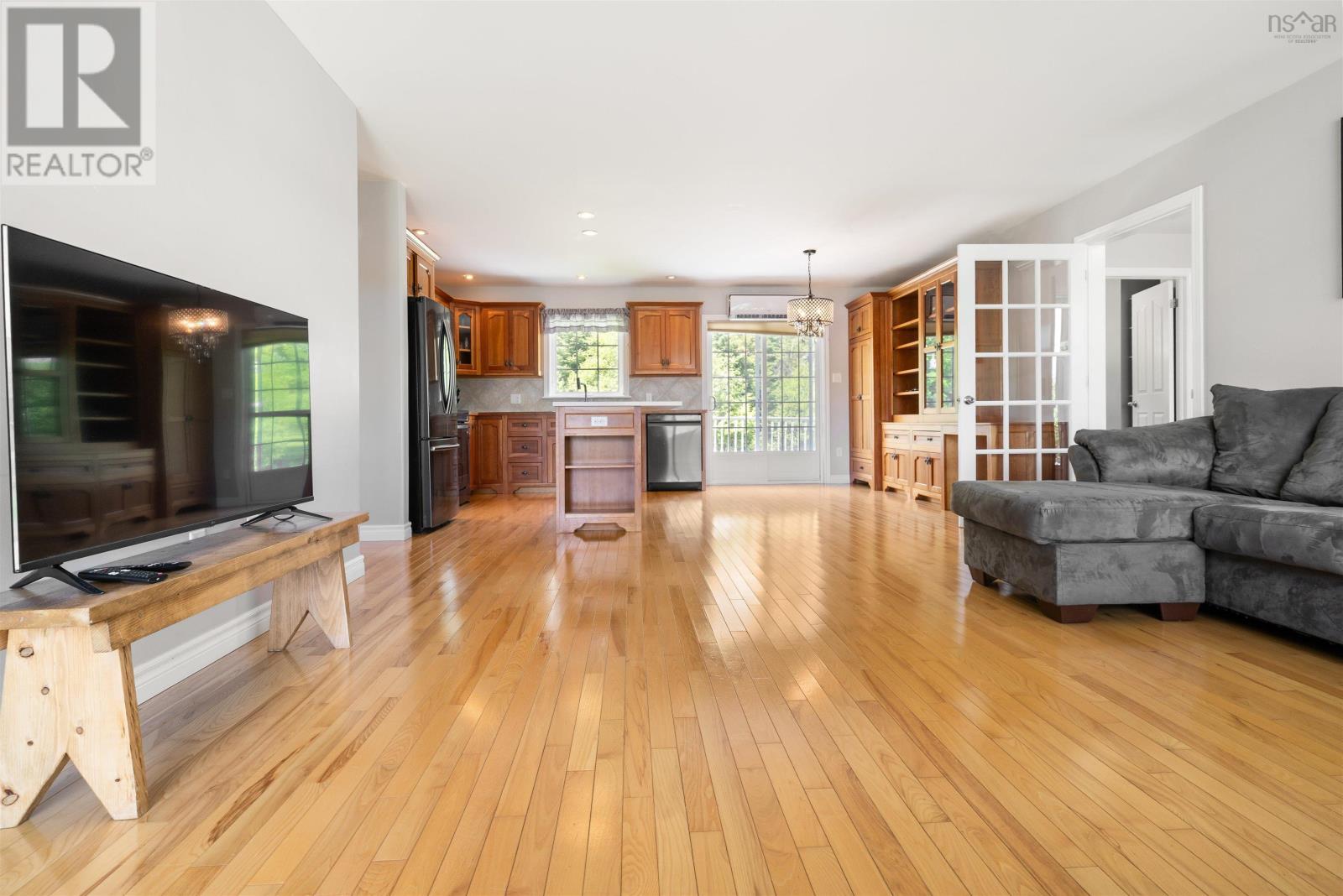 2024 Angell Street, Westville, Nova Scotia  B0K 2A0 - Photo 5 - 202600746