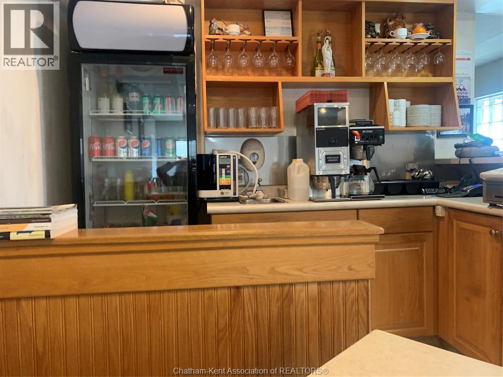 104 Wellington Street, Chatham, Ontario  N7M 1J1 - Photo 3 - 26000672