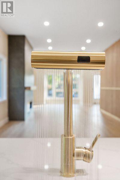 Photo 18 of 50 for 858 William Street