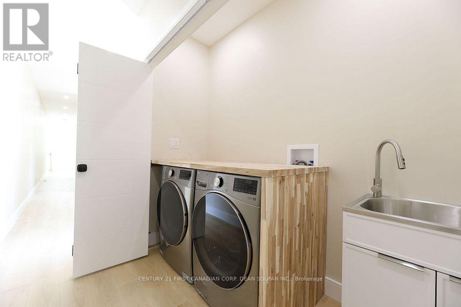 Photo 36 of 50 for 858 William Street