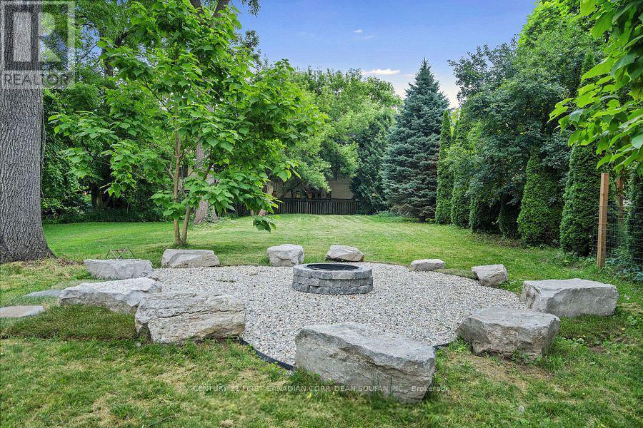 Photo 48 of 50 for 858 William Street