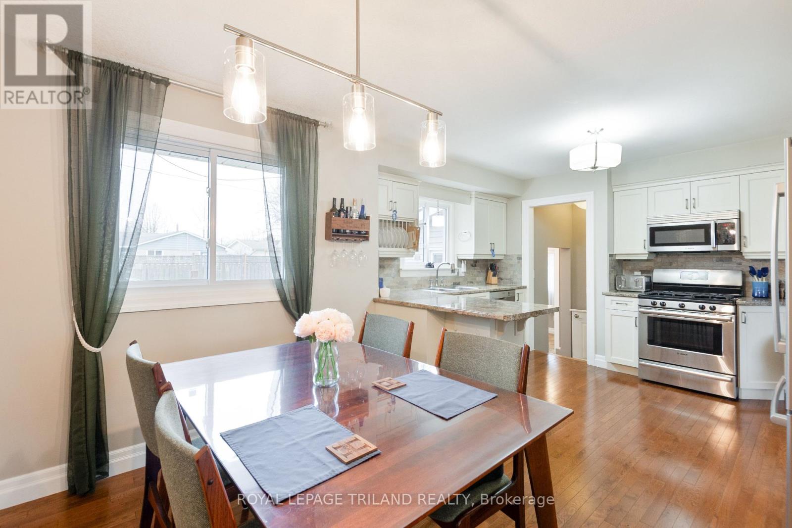 Photo 11 of 38 for 41 Dunwich Drive