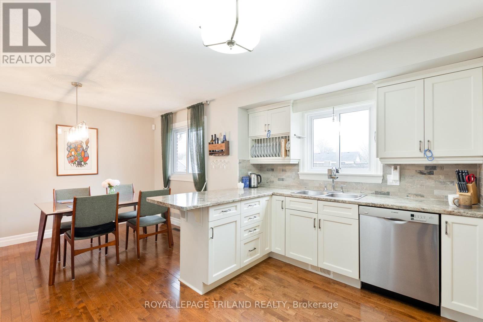 Photo 12 of 38 for 41 Dunwich Drive