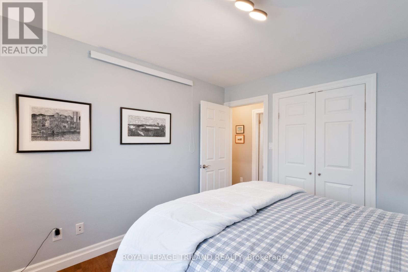 Photo 17 of 38 for 41 Dunwich Drive