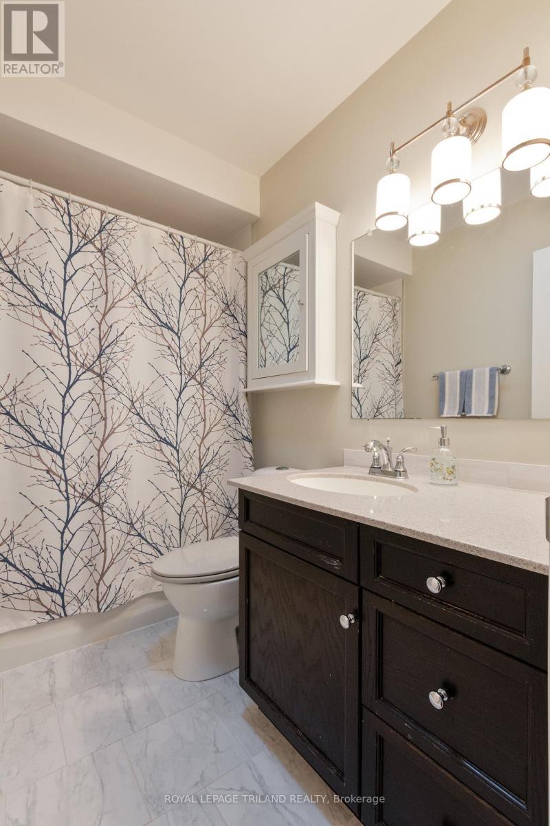 Photo 19 of 38 for 41 Dunwich Drive