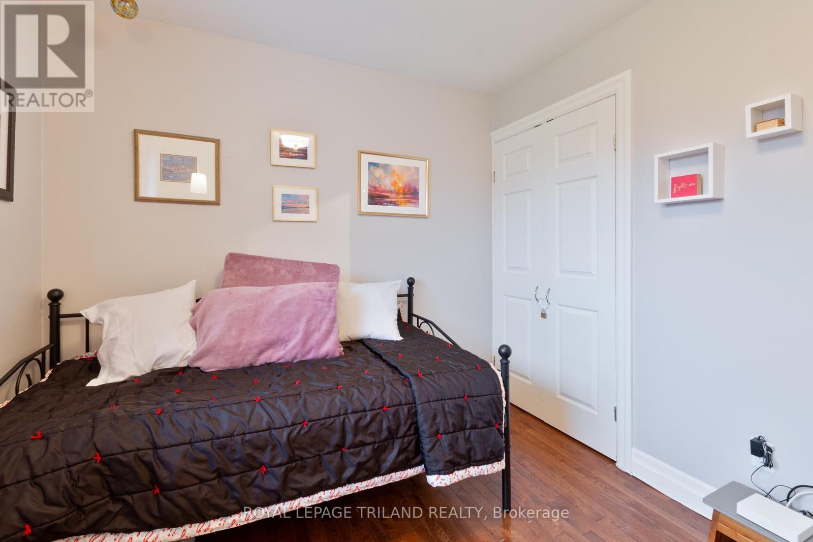 Photo 22 of 38 for 41 Dunwich Drive