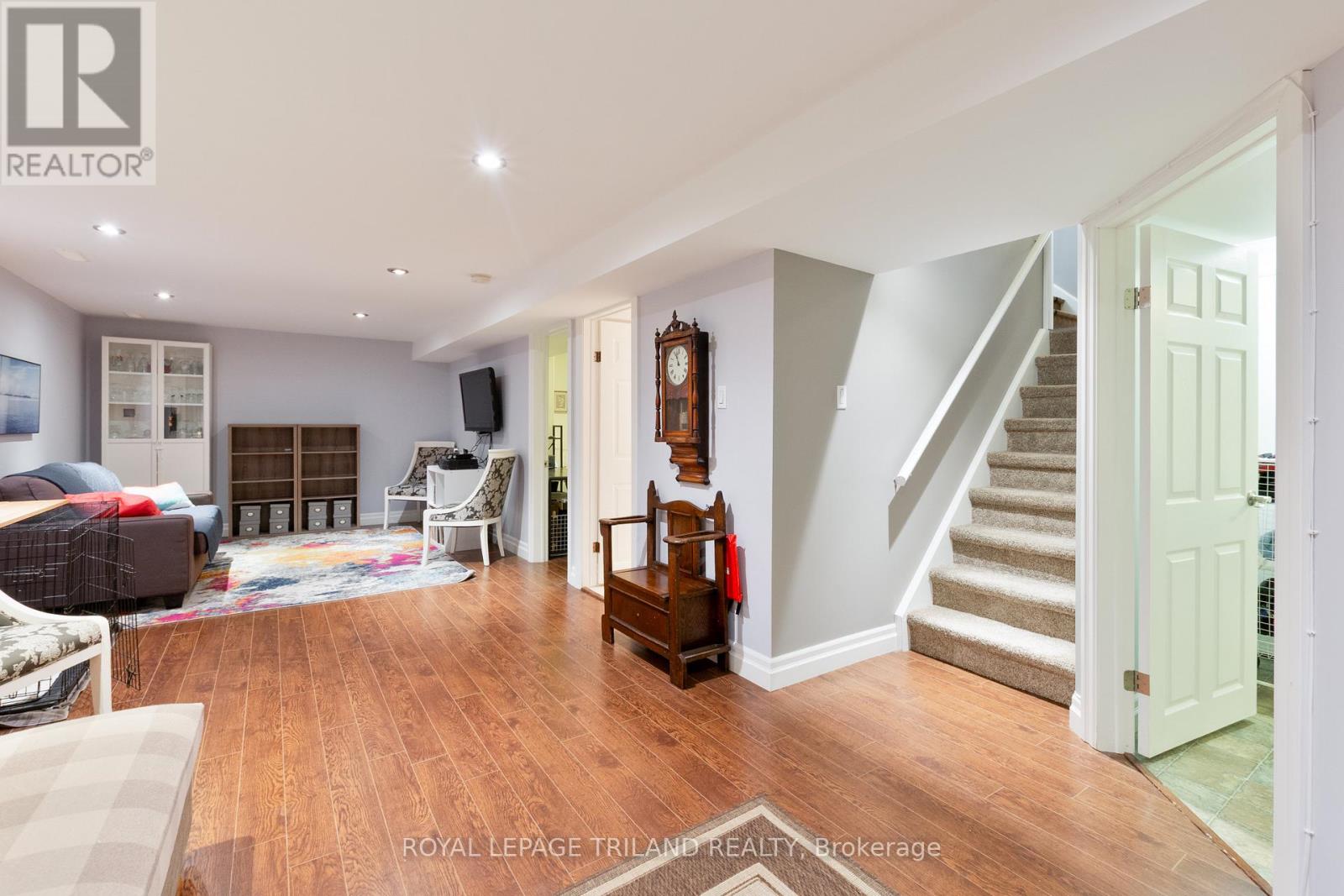 Photo 25 of 38 for 41 Dunwich Drive