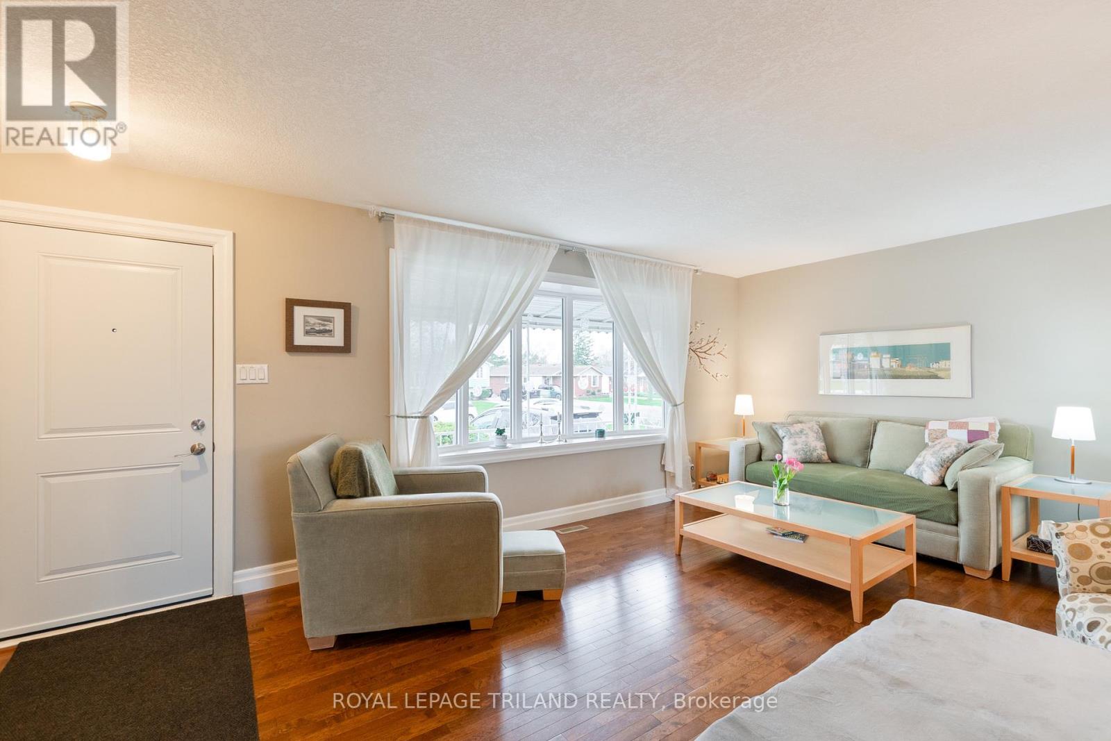 Photo 5 of 38 for 41 Dunwich Drive