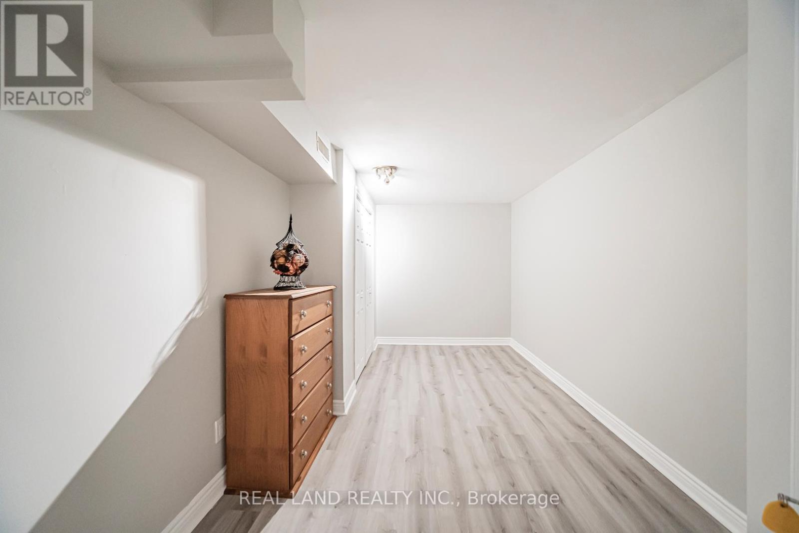 1153 Huntingwood Drive, Toronto, Ontario  M1S 1K6 - Photo 21 - E13023578