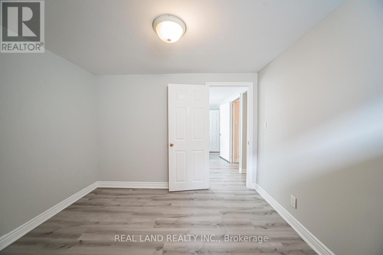 1153 Huntingwood Drive, Toronto, Ontario  M1S 1K6 - Photo 27 - E13023578