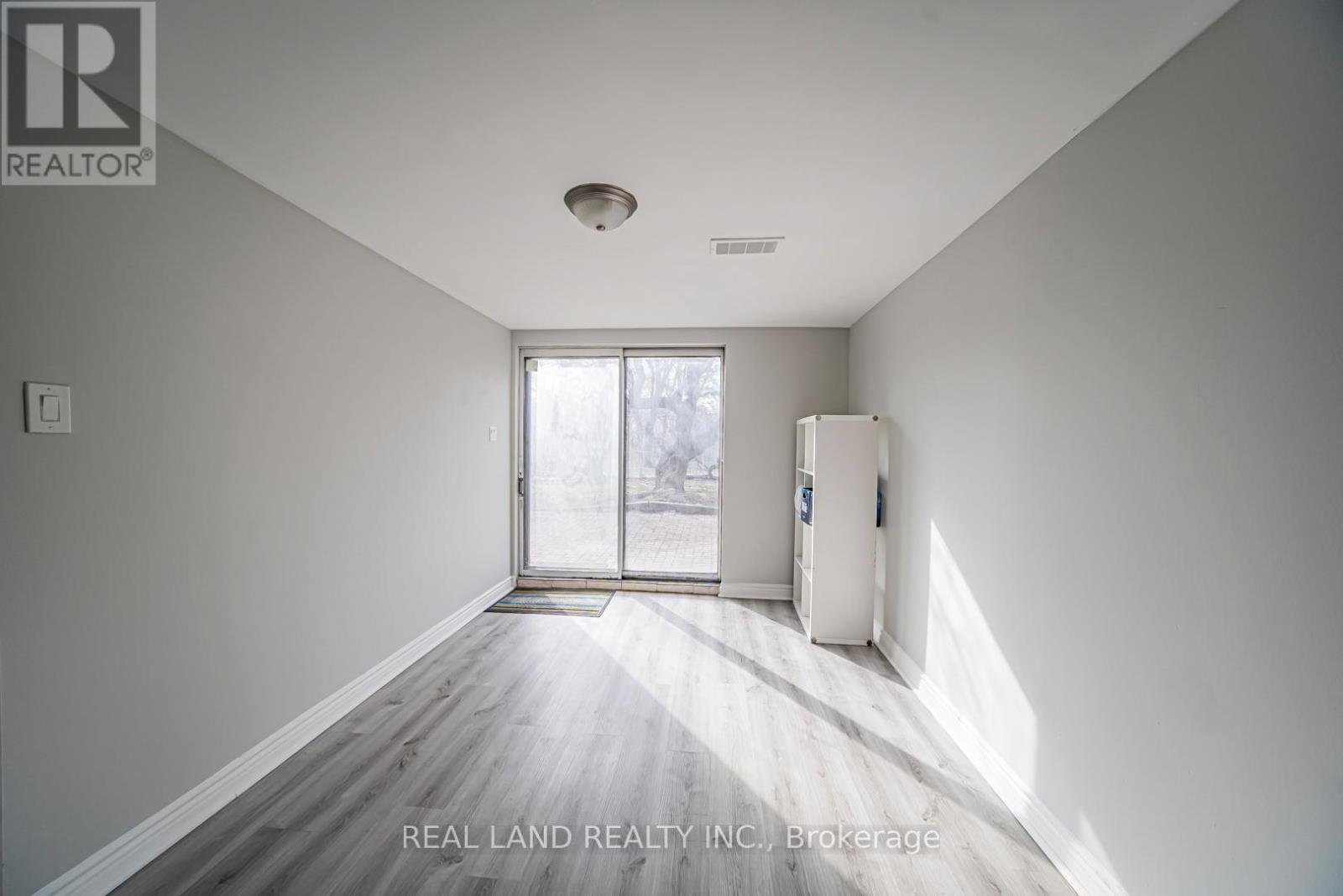 1153 Huntingwood Drive, Toronto, Ontario  M1S 1K6 - Photo 31 - E13023578