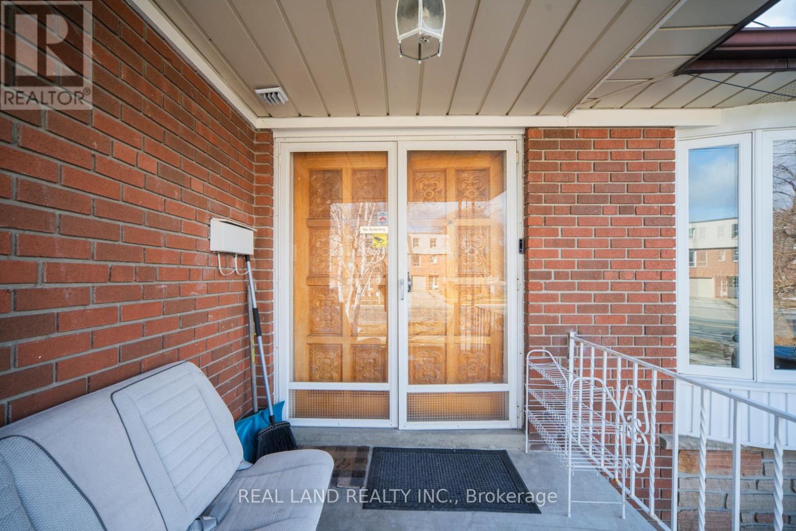 1153 Huntingwood Drive, Toronto, Ontario  M1S 1K6 - Photo 6 - E13023578