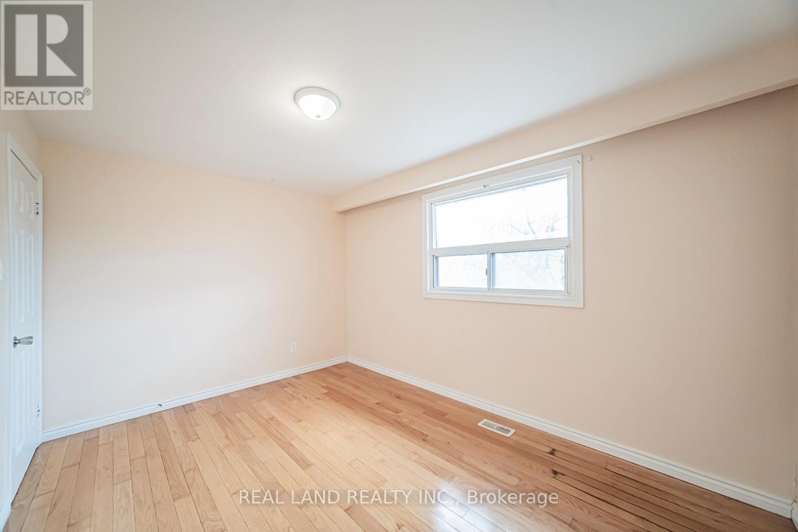 1153 Huntingwood Drive, Toronto, Ontario  M1S 1K6 - Photo 9 - E13023578