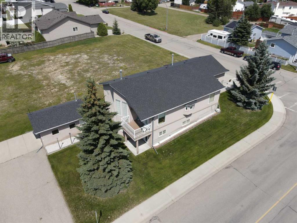 328 Parkview Estates, Strathmore, Alberta  T1P 1K8 - Photo 5 - A2301675