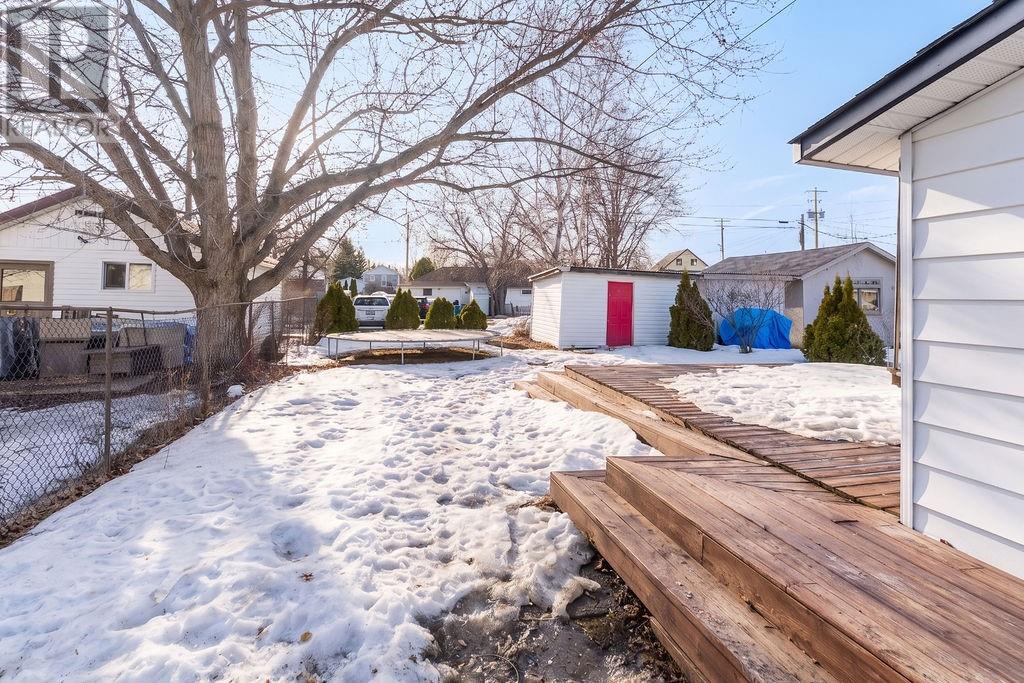 6b Peter Street, Copper Cliff, Ontario  P0M 1N0 - Photo 12 - 2127219