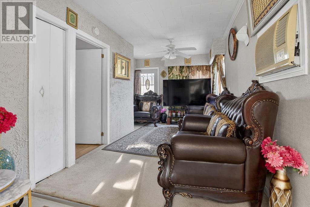 6b Peter Street, Copper Cliff, Ontario  P0M 1N0 - Photo 5 - 2127219