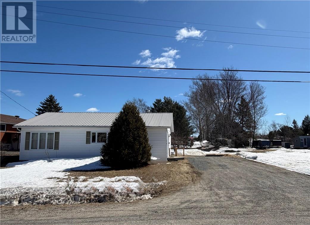 4418 Theresa Avenue, Hanmer, Ontario  P3P 1M2 - Photo 1 - 2127201